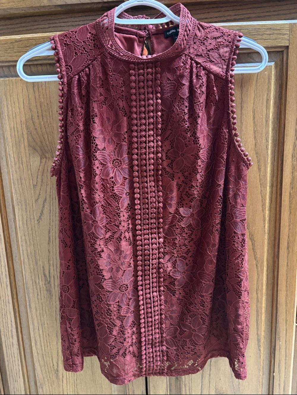 Cable & Gauge Burgundy Lace Mock Neck Sleeveless Camisole